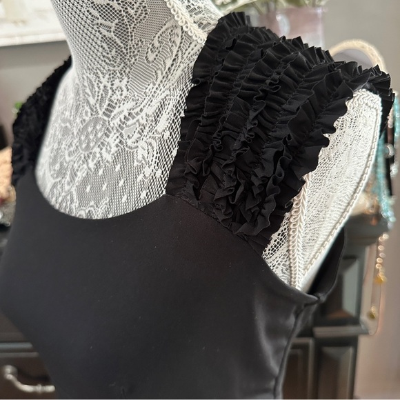 Saint Tropez West Black Ruffle Sleeve Sheath Size 8 Minimalist Quiet Luxury LBD - Picture 4 of 16